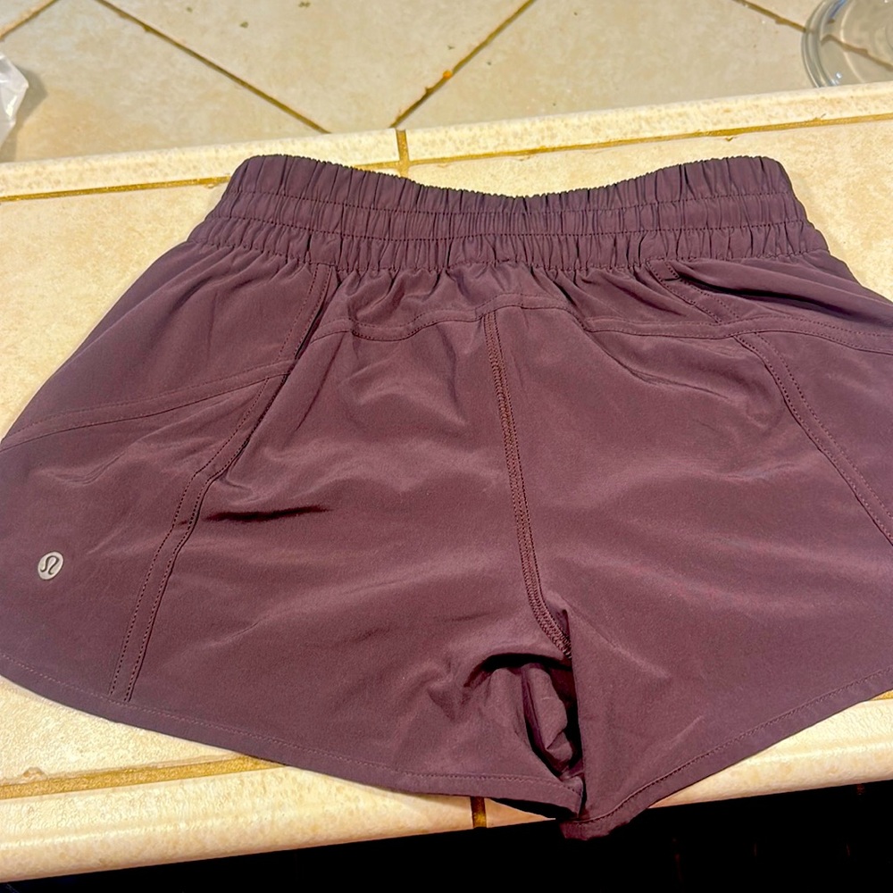 Lululemon Hotta Hot High-Rise Lined shorts